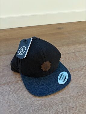 Volcom Black & Denim Snapback Hat